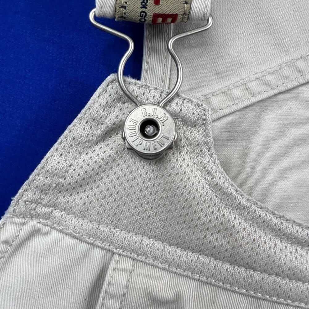 ↪️(Relisted!)VINTAGE Y2K |•B.U.M. EQUIPMENT•| Tan Khaki Overall Shorts - Picture 9 of 15